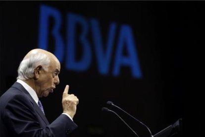 El presidente del BBVA, Francisco González en una conferencia.