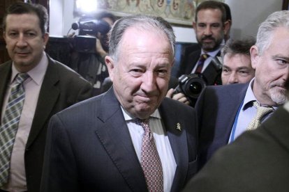 El director del CNI, Félix Sanz Roldán, a su llegada al Congreso.