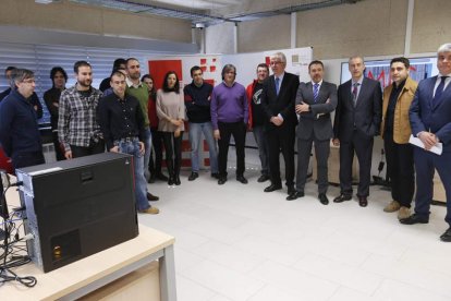 El equipo que trabajará contra la ciberdelincuencia en las infraestructuras críticas, ayer. RAMIRO