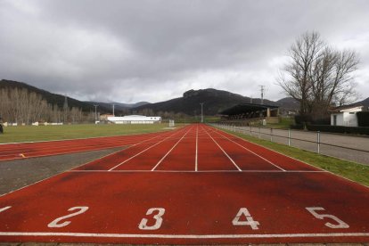 Esta composición fotográfica permite hacerse una idea de todos los servicios que ofrece el Ayuntamiento de La Robla. Las necesidades educativas, culturales, deportivas y de ocio están más que cubiertas a tan sólo unos kilómetros de León capital, en un mun