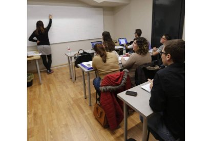 Los opositores se preparan para la vuelta de las convocatorias de plazas.