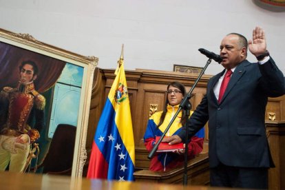 Diosdado Cabello, mientras jura de nuevo su puesto como presidente de la Asamblea.