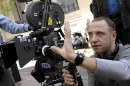 Nacho García Velilla es guionista, productor y director de cine