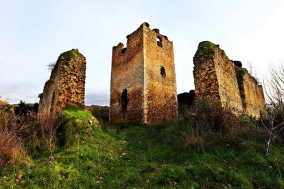 El castillo de Villapadierna. RAMIRO