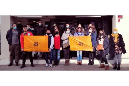 Los participantes en el último curso de Ugal-UPA, celebrado en Alija de la Ribera. DL