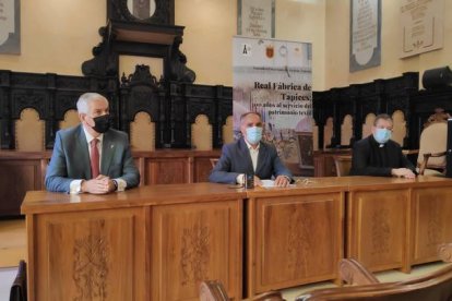 Presentación exposición Real Fábrica de Tapices en Astorga. DL