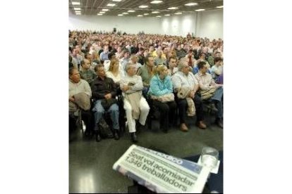 Cientos de trabajadores de Seat en la asamblea