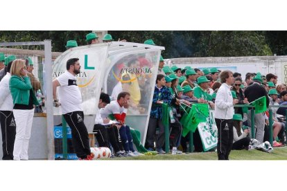 La afición se volcó con el Astorga durante el play-off que desembocó en el ascenso del equipo a Segunda B.