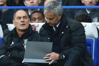 Mourinho está seguro de que alguien en su equipo filtra sus alineaciones