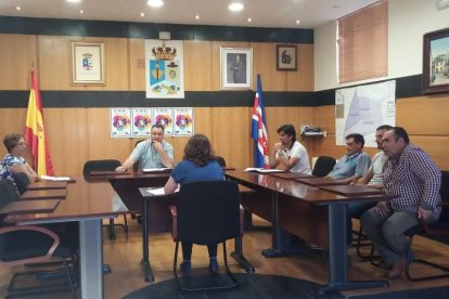 Momento de la toma de posesión del pedáneo de Hervededo.