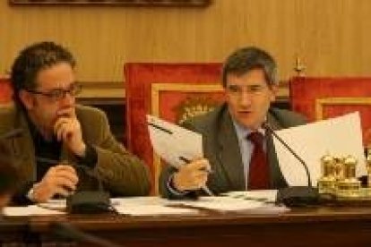 Javier Chamorro y Francisco Fernández defendieron la necesidad de la subida de impuestos y tasas