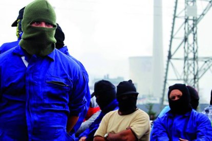 Piquete de trabajadores de cielo abierto, en la térmica de Cubillos, la pasada semana.