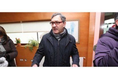 El popular Adolfo Canedo, ayer hablando sobre el dictamen de TC.
