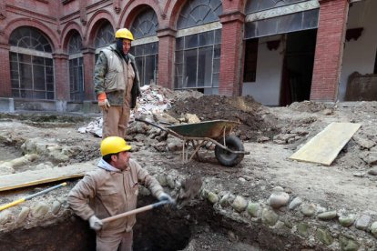 Detalle de las excavaciones que se están llevando a cabo en el claustro del Seminario Mayor. RAMIRO