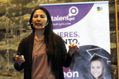 Gabriela Chang durante la clase magistral que dio ayer en la sede de la Junta. MARCIANO PÉREZ