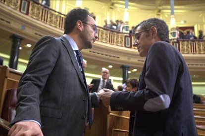 Antonio Hernando y Eduardo Madina, este sábado en el Congreso.