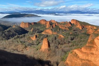 Fotografía de archivo de una mañana de niebla en Las Medulas. RAMIRO