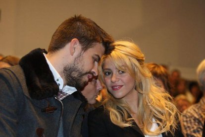 Gerard Piqué y Shakira, el pasado noviembre, durante la presentación del libro del padre del futbolista.