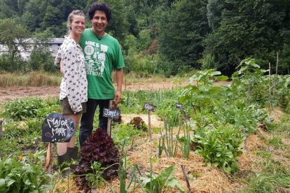 Kappel y su pareja belga, en la huerta, abrirán otro proyecto en O Porto. M.F.