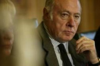 El escultor Eduardo Arroyo dice que el grupo escultórico de Puerta Castillo está ya muy avanzado