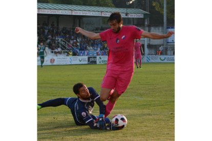 La Deportiva logró derrotar al Coruxo en el partido de la primera vuelta en O Vao. DL