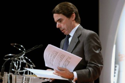 El ex-presidente José María Aznar,durante la entrega a Mario Vargas Llosa del Premio FAES de la Libertad 2012.