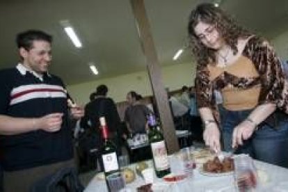 Los alumnos participaron de las catas y degustaciones de los productos leoneses de calidad