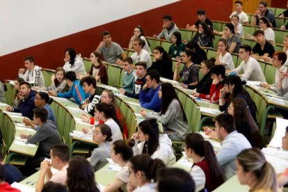 Alumnos de León en la última Ebau. MARCIANO PÉREZ