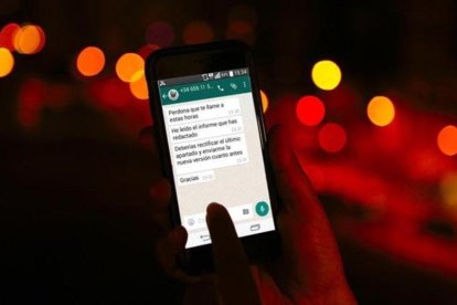 Aplicación del whatsapp en un teléfono móvil.