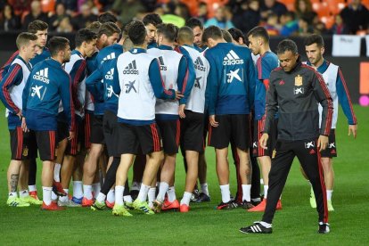 Los jugadores de la selección en el último entrenamiento antes de enfrentarse a Noruega.