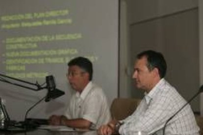 José Avelino Gutiérrez González y Melquíades Ranilla durante su presentación en el congreso romano