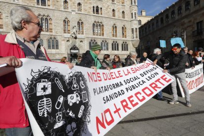 Botines acogió la protesta de la plataforma. JESÚS F. SALVADORES