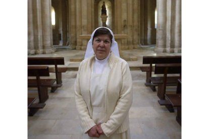 Isabel Nieto, en la iglesia de la abadía cisterciense.