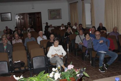 El tema de las juntas vecinales del municipio de Boñar creó mucha expectación entre los vecinos. CAMPOS