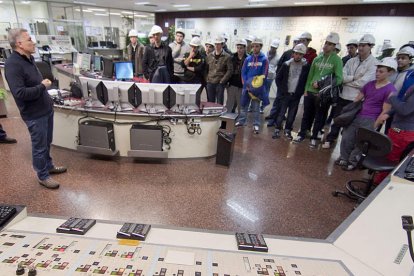 Escolares durante una visita a Compostilla organizada por el programa Endesa Educa.