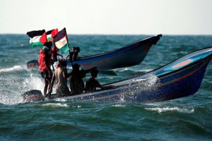 Una flotilla de barcos pesqueros parte de Gaza para romper el bloqueo israelí.