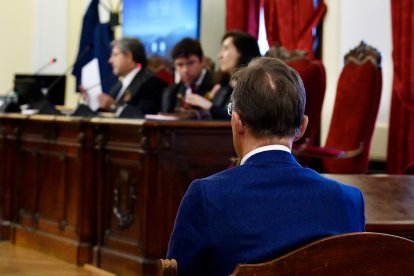 La Audiencia Provincial de León acoge el juicio contra un facultativo médico acusado de abuso sexual. CAMPILLO