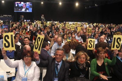 Un momento de las votaciones celebradas ayer en el congreso del PP.