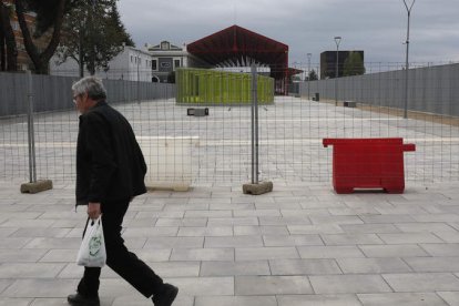 Primer tramo del pasillo peatonal, que define el nuevo espacio cedido a la ciudad por Adif. FERNANDO OTERO