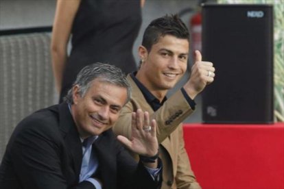 José Mourinho y Cristiano Ronaldo, en una entrega de premios del 2011.