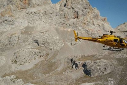 Imagen de archivo de un rescate en la montaña.112