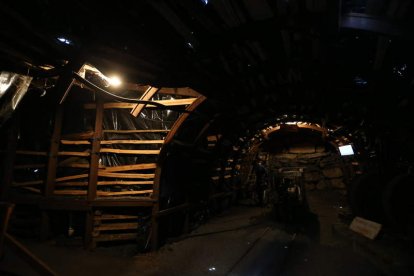 Interior de la mina que es emblema de Fabero y que, reconvertida en una especie de museo vivo, se puede visitar para comprender cómo era la vida de los mineros en el tajo.