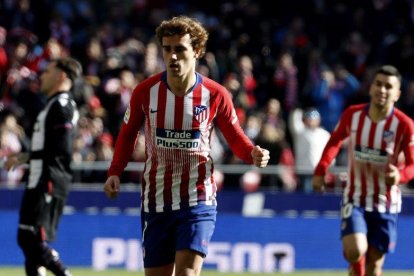 Griezmann celebra el gol del Atlético ante el Levante.