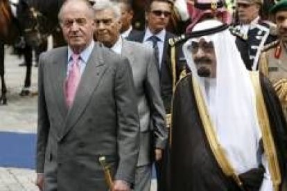 El Rey Juan Carlos junto al monarca de Arabia Saudí