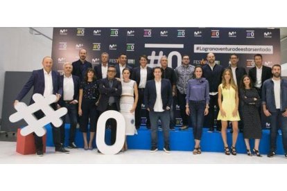 Los profesionales del canal #0 de Movistar+ para la temporada 2016-2017 posa en el Festival de Televisión de Vitoria.