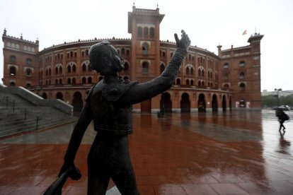 Escultura del torero Luis Miguel Dominguín de Ramón Aymerich, en la Plaza de Las Ventas. MARISCAL