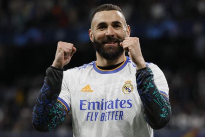 El Real Madrid no hará un gran fichaje en su delantera para acompañar a Benzema. BALLESTEROS