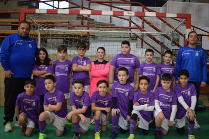 Formación de La Bañeza FS que disputa la 1.ª División Provincial Benjamín. DL