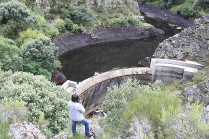 Imagen de archivo de la presa del Real tras el primer desembalse en el río Argutorio. L. DE LA MATA