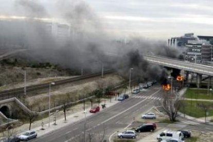 El coche-bomba explotó de forma controlada a las nueve de la mañana tras ser desalojada la zona